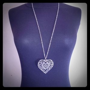 Heart pendent necklace set (black stone)